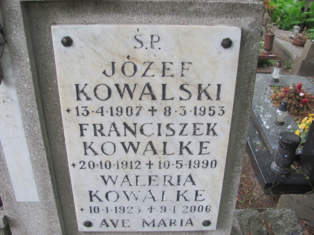 Anna PYĆ-ZWARA 1975 Sopot - Grobonet - Wyszukiwarka osób pochowanych