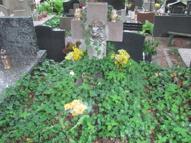 Wiktoria Wilkicka Elwira Małgorzata-urna Galicka 1954 Sopot - Grobonet - Wyszukiwarka osób pochowanych