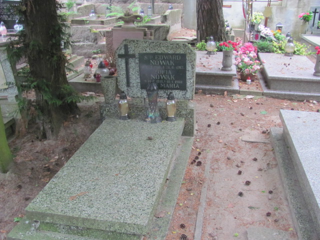 Grób Edward Nowak