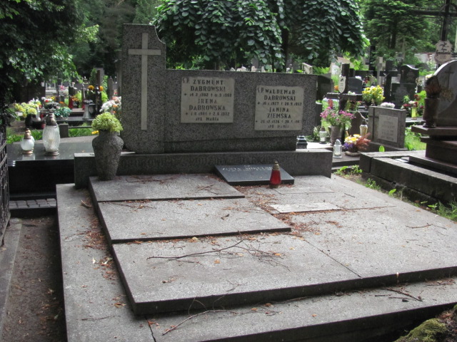 Grób Irena Dąbrowska