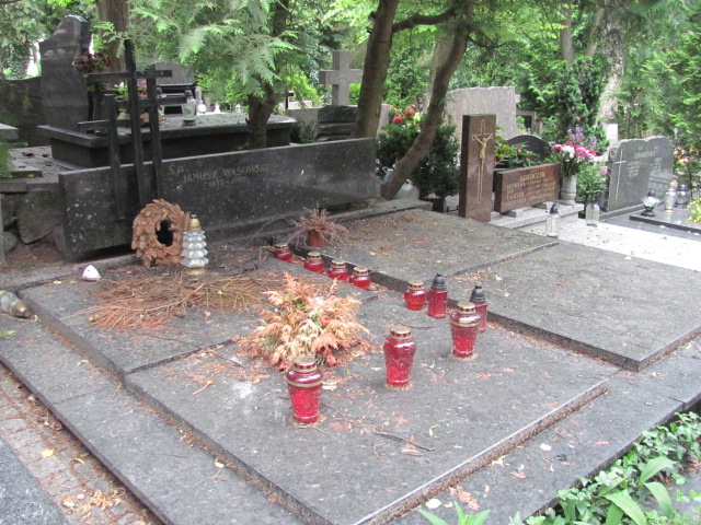 Grób ELŻBIETA NAWARA-NIEKRASZ