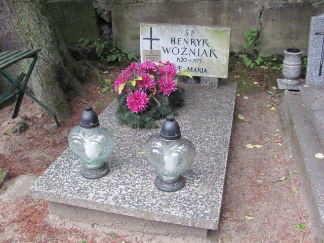 Grób JERZY WOŹNIAK