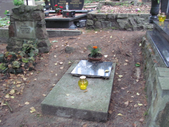 Grób WERONIKA PIOTROWSKA